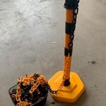 Ca. 12x Afzet paaltjes met ketting in voetstuk Profishop, geel-zwart,